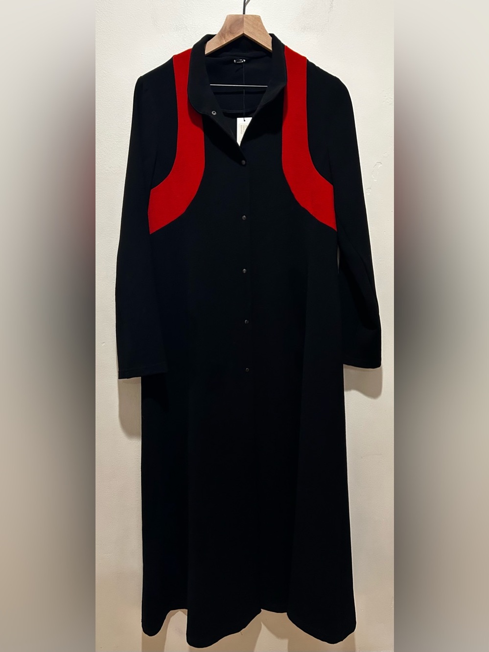 NWT Babette Vintage Black with Red Long Crepe Duster Coat - Women’s Size Small